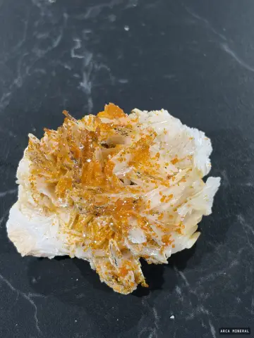 Vanadinite sur Baryte 3