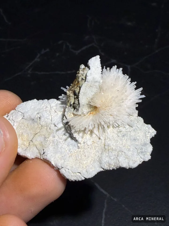 Natrolite — Natrolite, Imilchil, Maroc