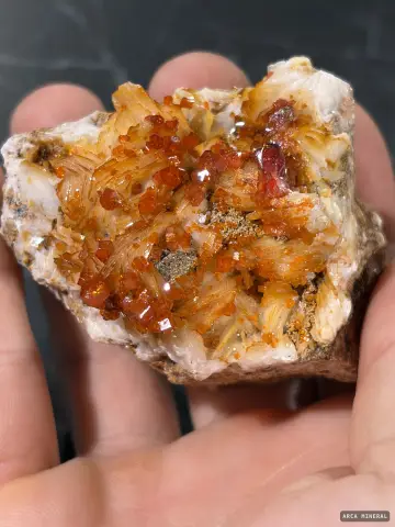Vanadinite sur Baryte 3