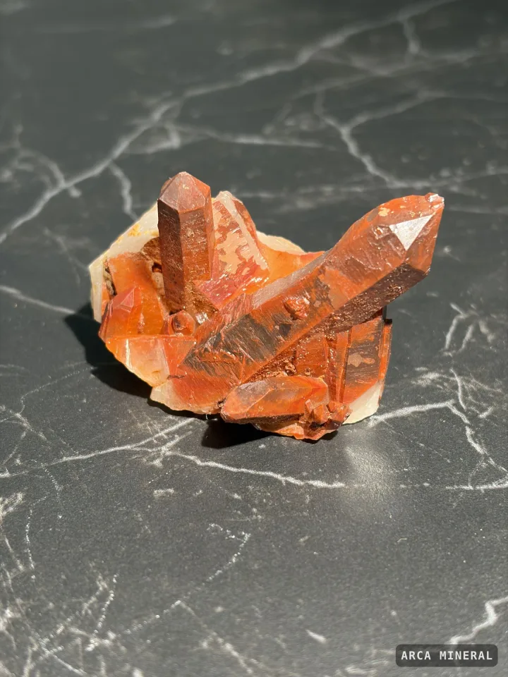 Double Quartz rouge — quartz, Tinejdad, Maroc