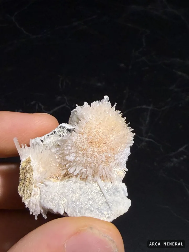 Natrolite — natrolite, Imilchil, Maroc