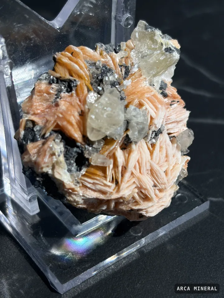 Cérussite sur Baryte Rose et Galène 2